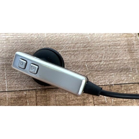 Skechers Wireless Earbuds With Charging Case & USB Cable - Picture 5 of 5